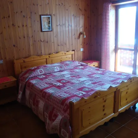 ホテル Alpe Fleurie シャンポルク