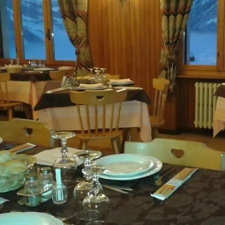 Hotel Alpe Fleurie 2*