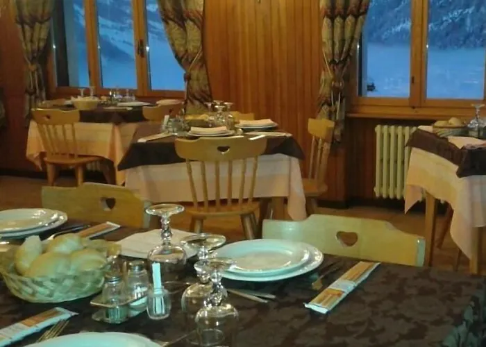 Hotel Alpe Fleurie 2*